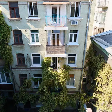New Mezhygirska Str, In Historical Parts, Podil Aparthotel *