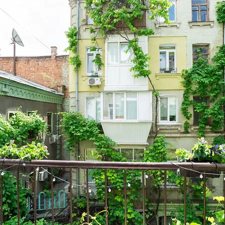 Aparthotel New Mezhygirska Str, In Historical Parts, Podil